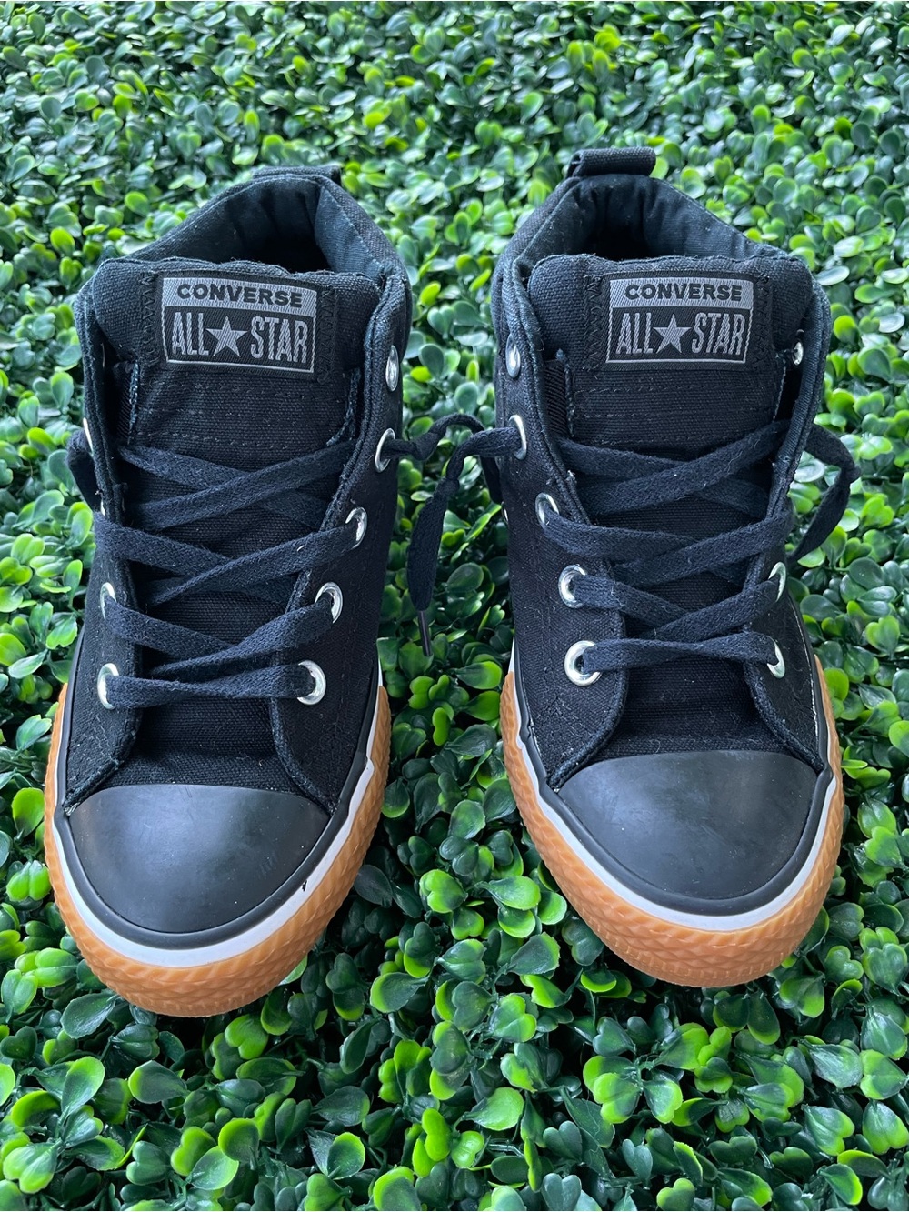 Converse chuck taylor all star kids size 11 with Gum Outsole
